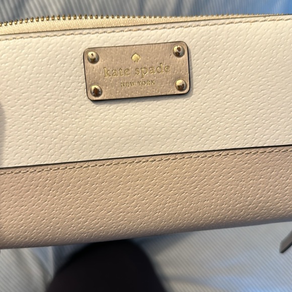 Bifold Kate Spade Wallet lightly used - Picture 4 of 4